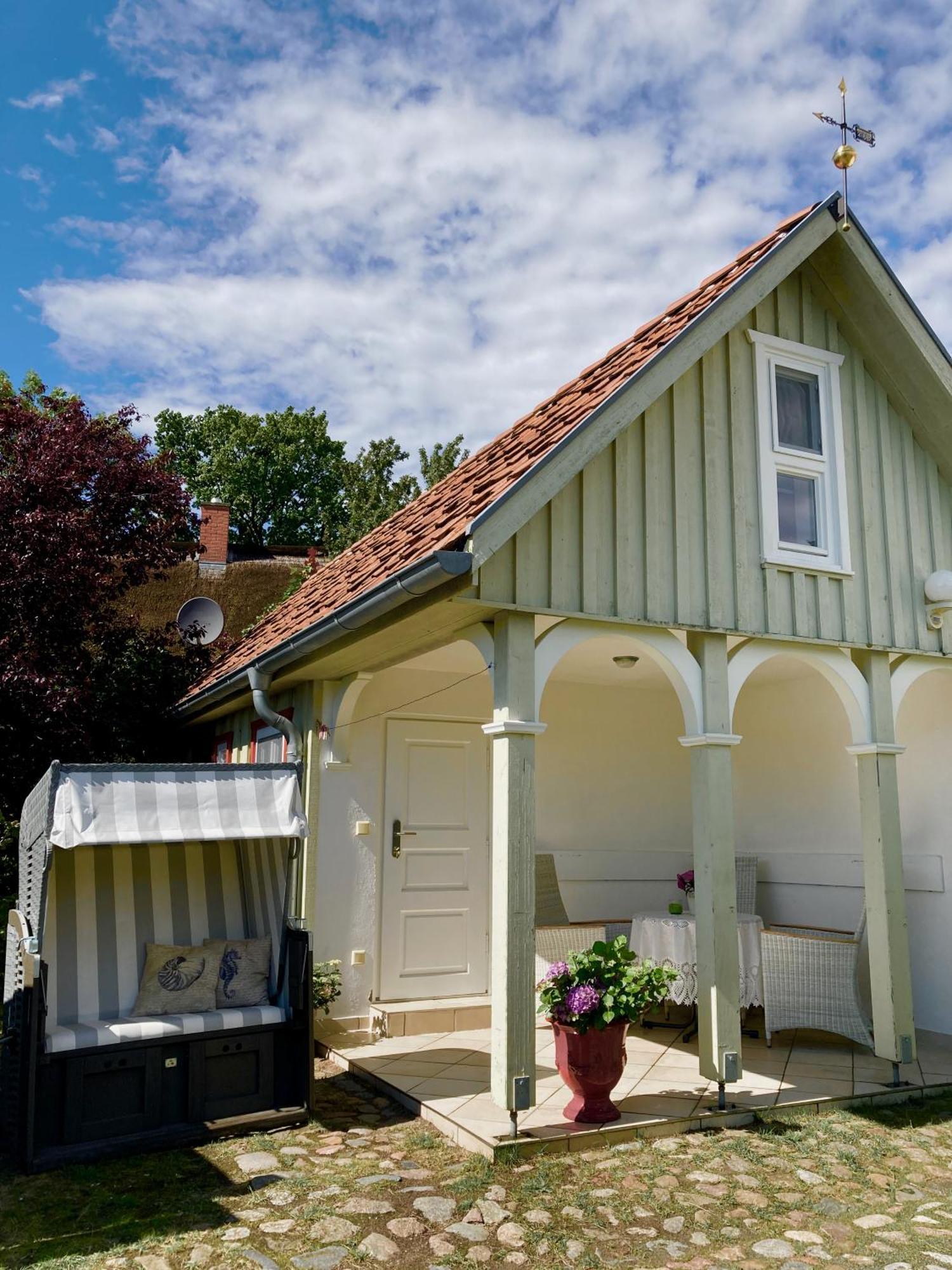 Villa Kleines Haus am Hafen - ruhig und grün am Ortsrand Prerow Exterior foto