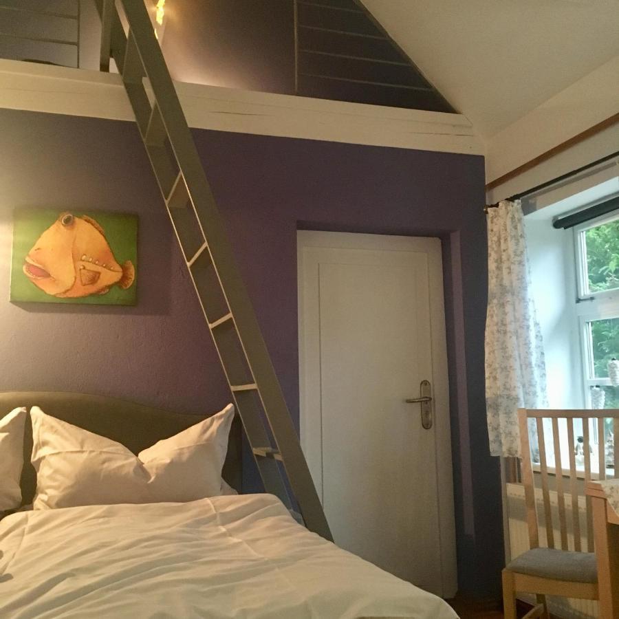 Villa Kleines Haus am Hafen - ruhig und grün am Ortsrand Prerow Exterior foto